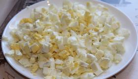 Пирог с зелёным луком и яйцами. Шаг 5