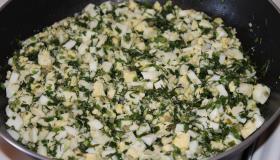 Пирог с зелёным луком и яйцами. Шаг 7