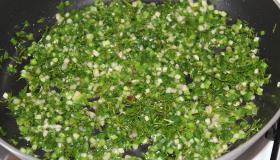 Пирог с зелёным луком и яйцами. Шаг 6