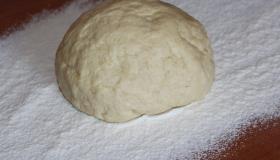 Пирог с зелёным луком и яйцами. Шаг 2