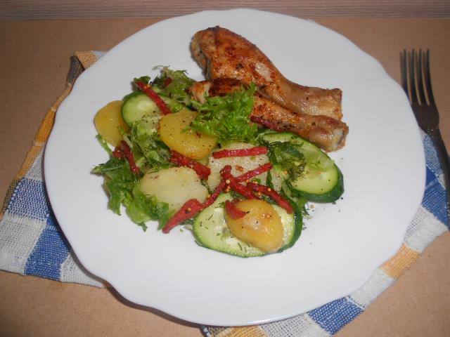 Картофельно-огуречный салат с хрустящей курочкой 2