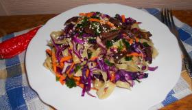 Салат из краснокочанной капусты с мясом птицы. Шаг 6