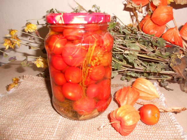 Маринованные помидорчики черри 