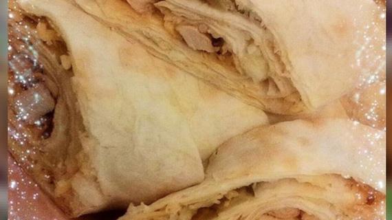 Рулет из лаваша с курицей и маринованными огурчиками