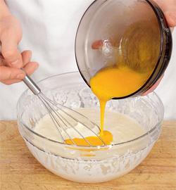 Пышные дрожжевые блины. Шаг 4