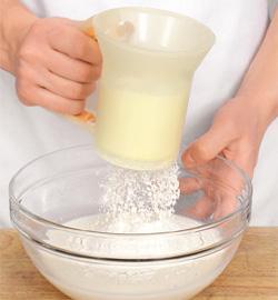 Пышные дрожжевые блины. Шаг 2