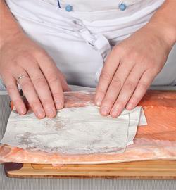 Как быстро засолить семгу к праздникам. Шаг 1