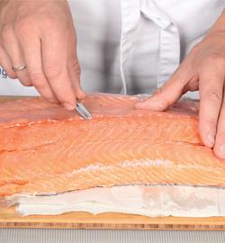 Как быстро засолить семгу к праздникам. Шаг 3