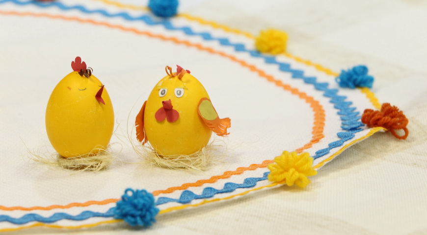 салфетка с помпонами