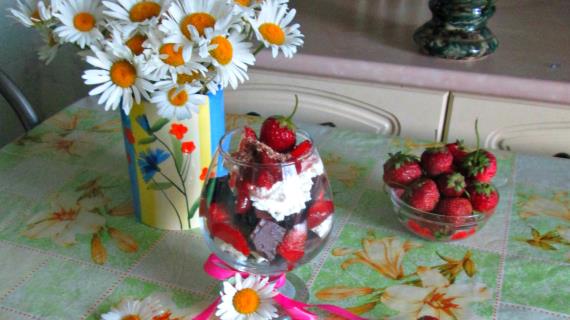 Клубничный десерт