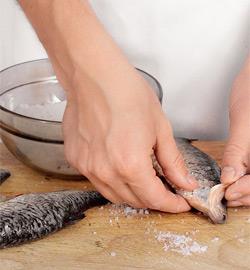 Вяленая мелкая рыбка: корюшка, мойва и подлещики. Шаг 2