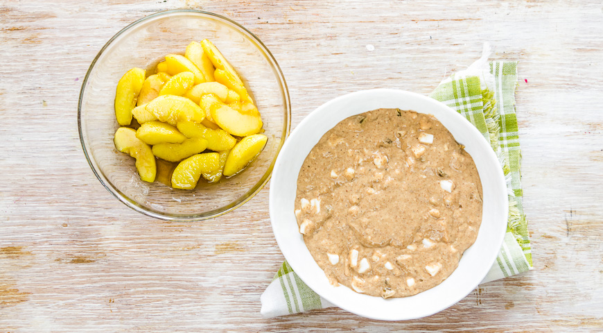 Постный пряный пирог с яблоками на пару. Шаг 2