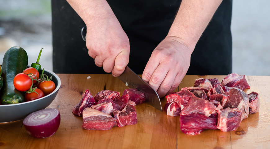 Шашлыки из говядины с помидорами черри . Шаг 1 Шашлыки из говядины с помидорами черри . Шаг 1