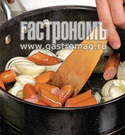 Сосиски с фасолью на тортилье. Шаг 1