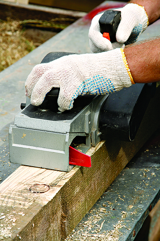 Садовая дорожка из дерева и гравия. Шаг 5