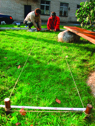 Точно размеченный участок, чтобы сделать дорожку