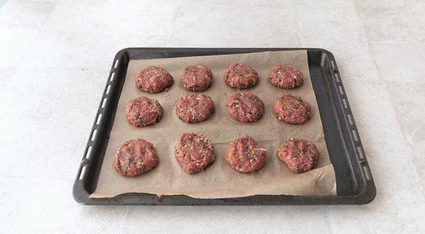 Говяжьи котлеты с перцем, в сливочном соусе. Шаг 3