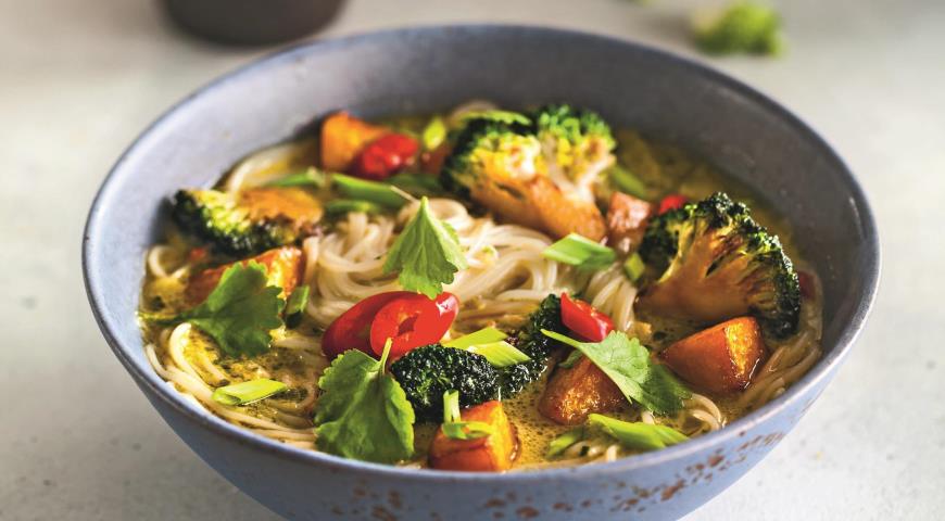 Азиатский суп с тыквой и брокколи 