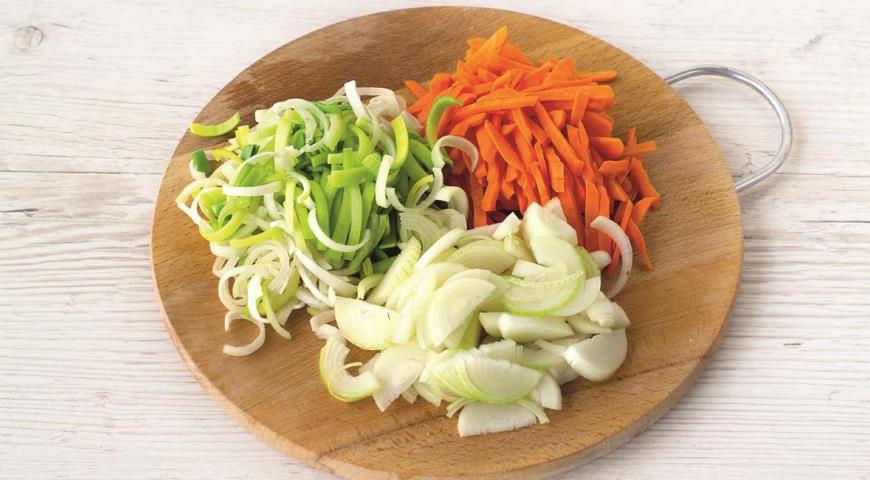 Суп из чечевицы с вялеными помидорами и бородинским хлебом. Шаг 2 Суп из чечевицы с вялеными помидорами и бородинским хлебом. Шаг 2