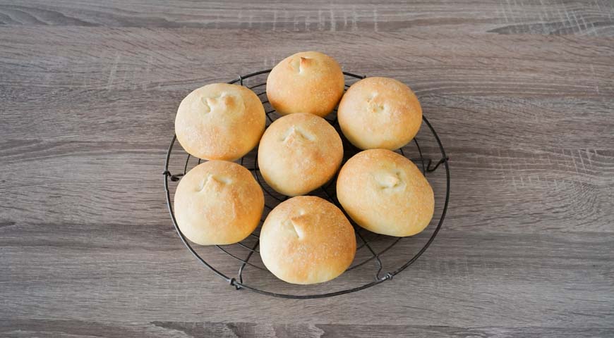 Булочки из дрожжевого теста в духовке. Шаг 8 Булочки из дрожжевого теста в духовке. Шаг 8
