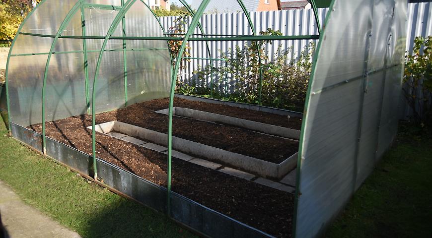 Raised Bed Greenhouses