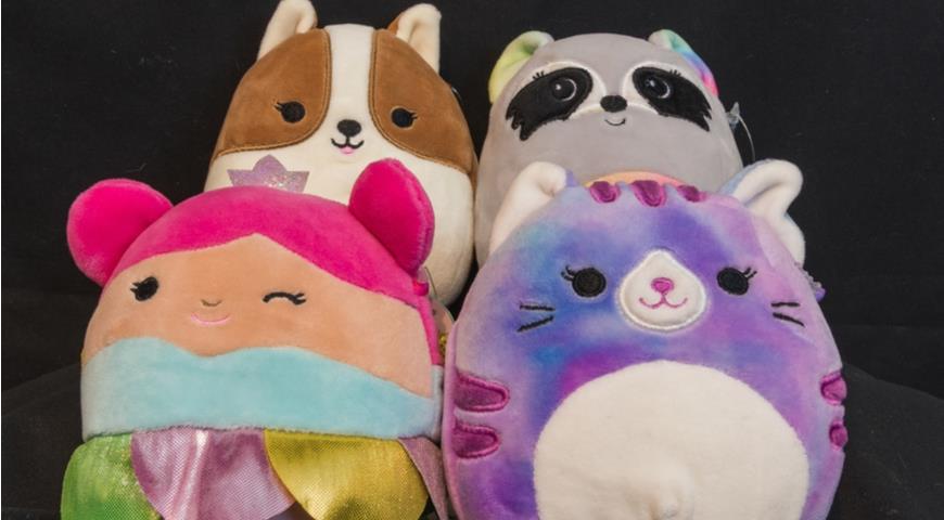 Мягкие игрушки Squishmallows (Сквишмэллоус) (Фото:  Clint White Photography / Shutterstock.com)