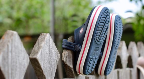 Мифы и правда о кроксах, что нужно знать о легендарной обуви