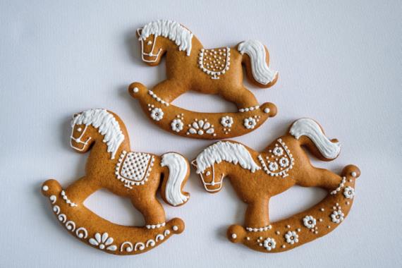 Новогоднее песочное печенье Лошадки на Новый год 2026